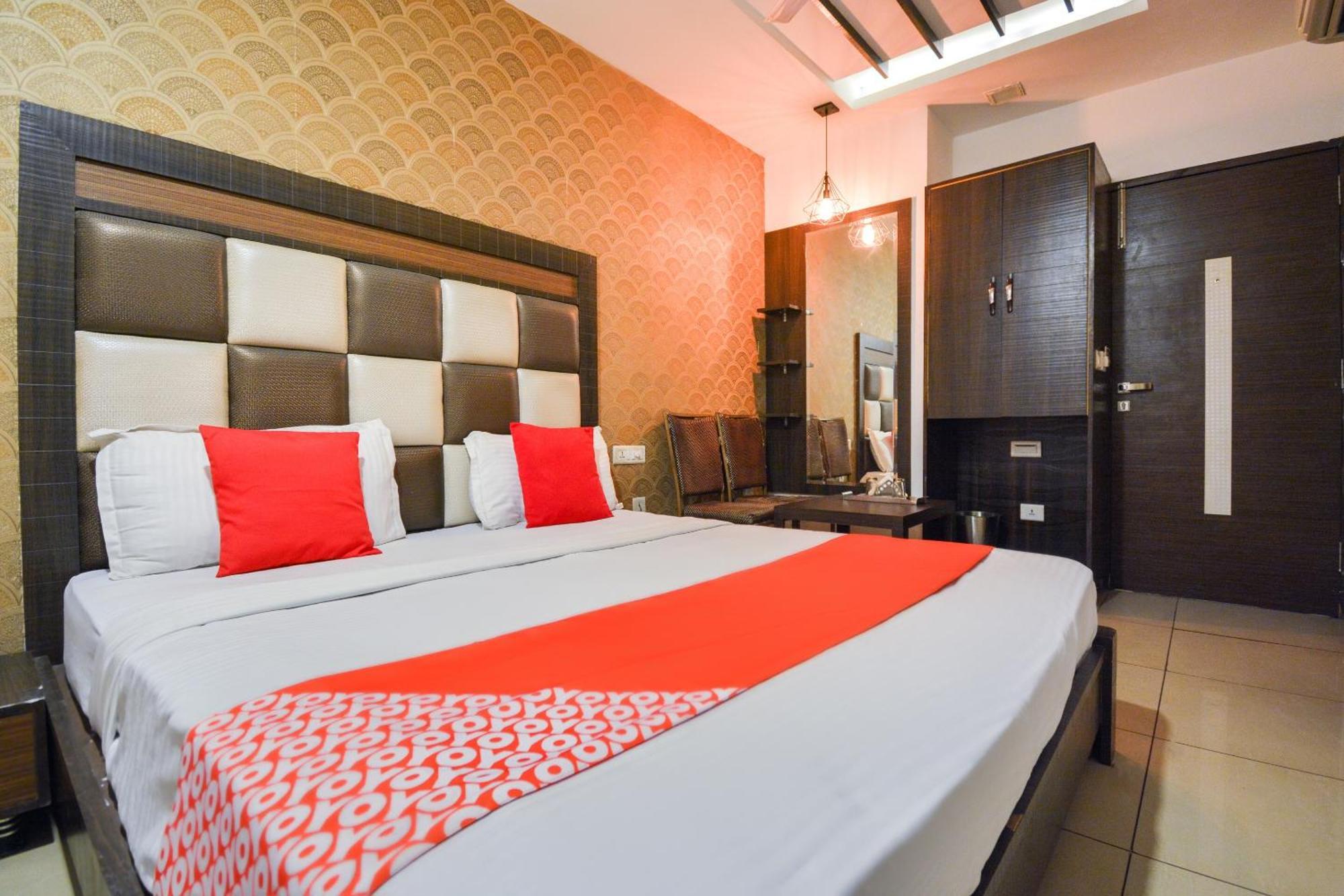 Hotel O Lexis Ludhiana Eksteriør bilde