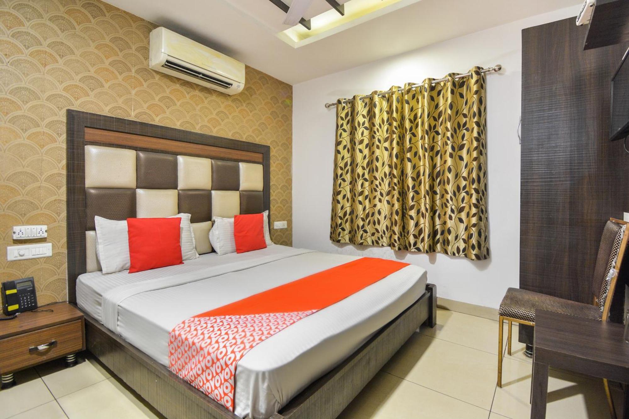 Hotel O Lexis Ludhiana Eksteriør bilde