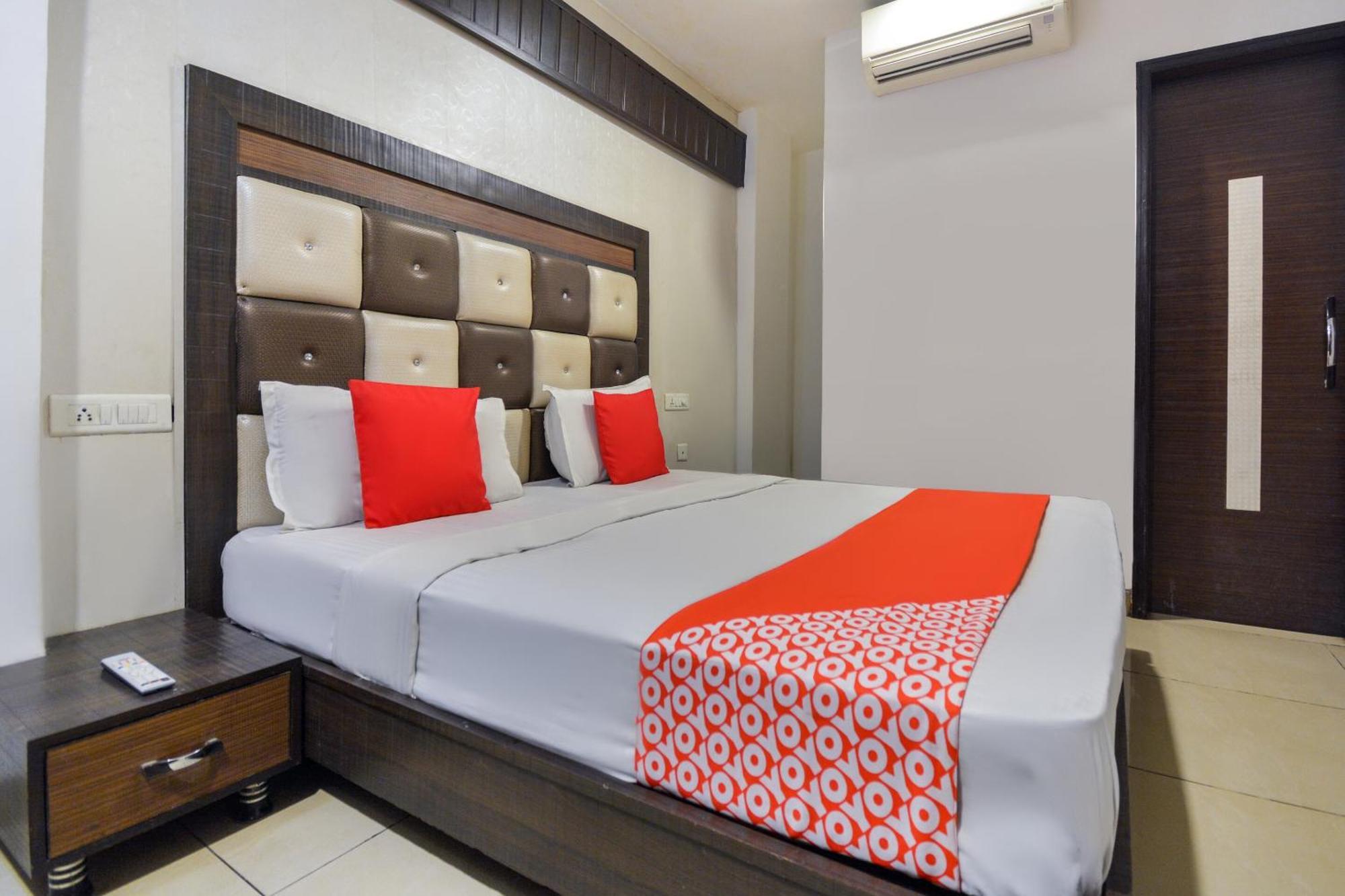 Hotel O Lexis Ludhiana Eksteriør bilde
